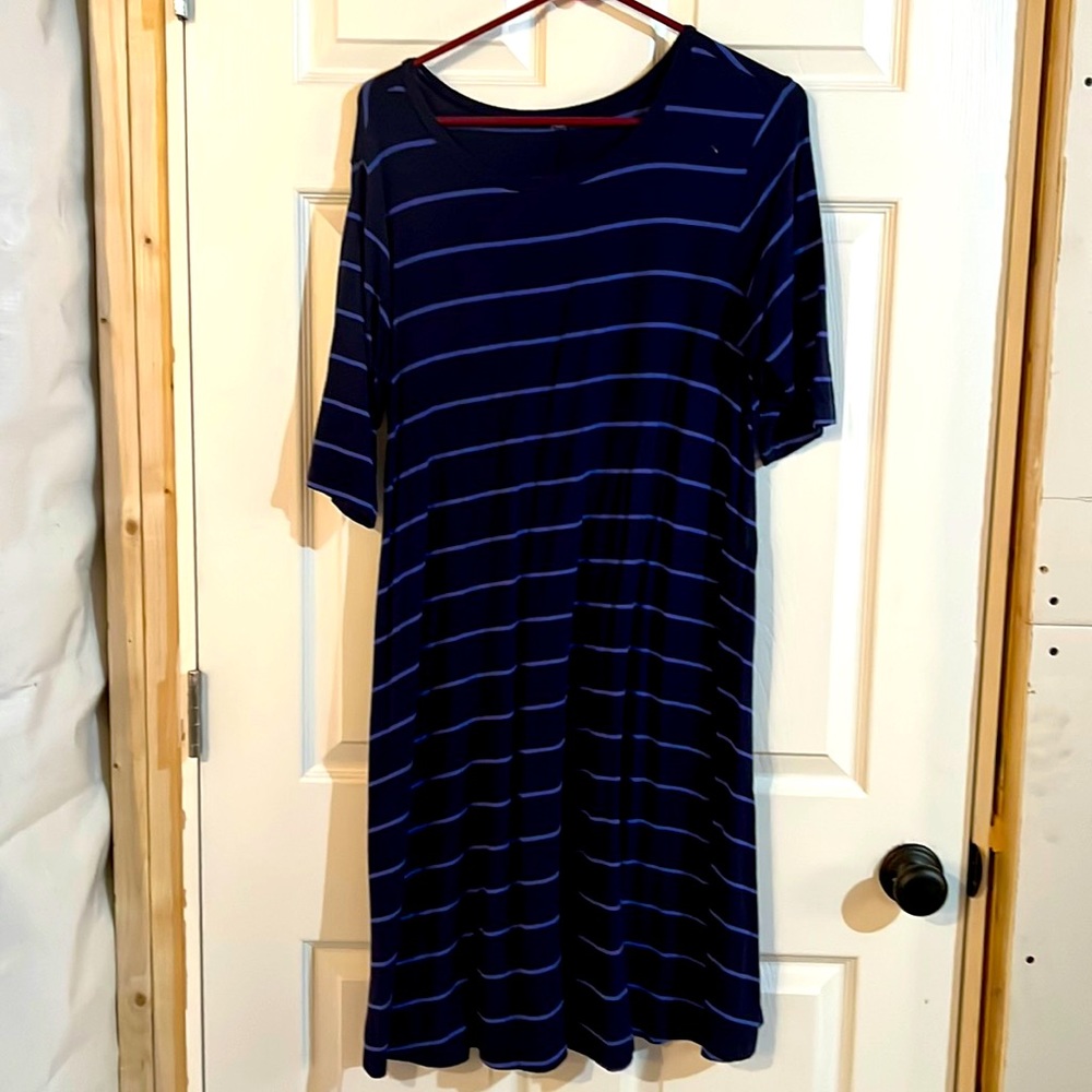 Gap Outlet 3/4 sleeve super comfy dress.